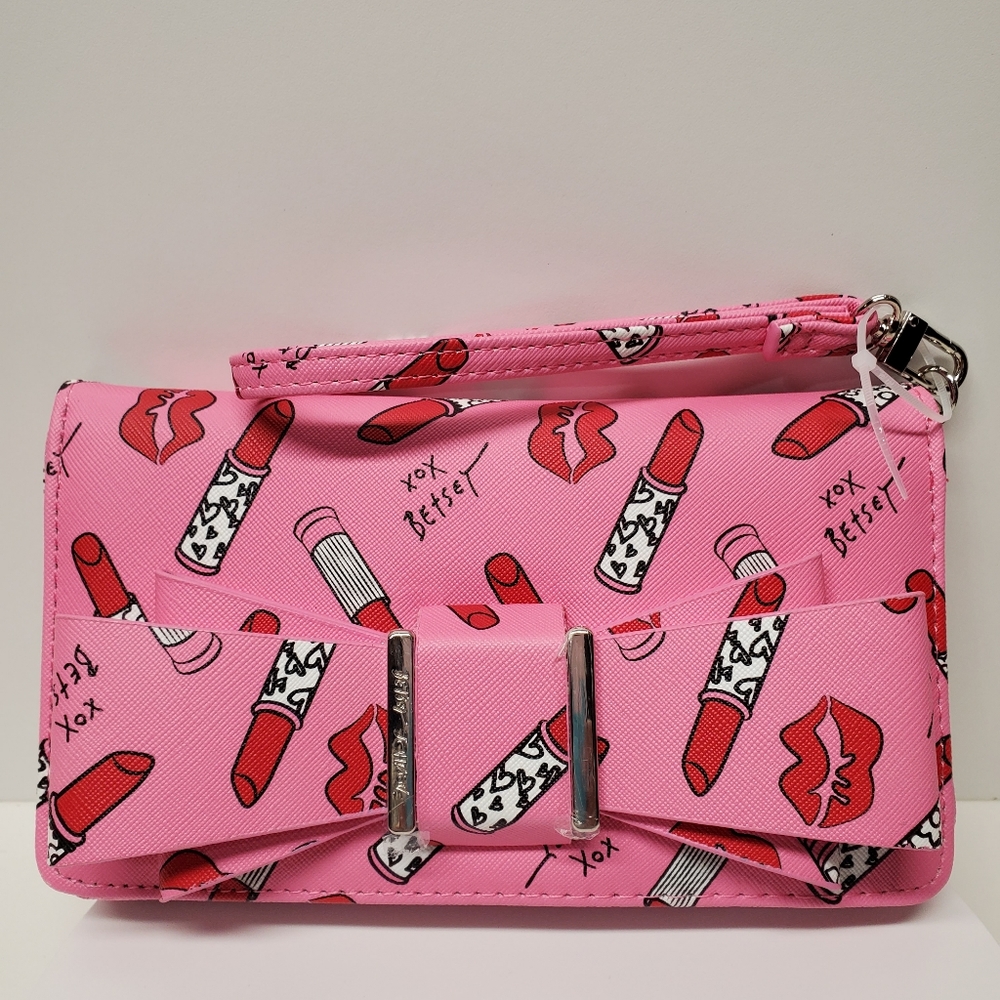 NWOT Betsey Johnson Barbie pink lipstick Bow Wristlet Zip Around Wallet